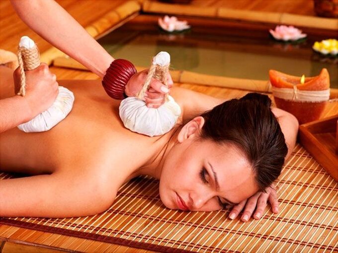 Conducting an ice massage session